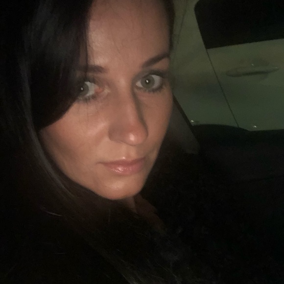 Meet your Posher, Ildiko - Picture 1 of 1